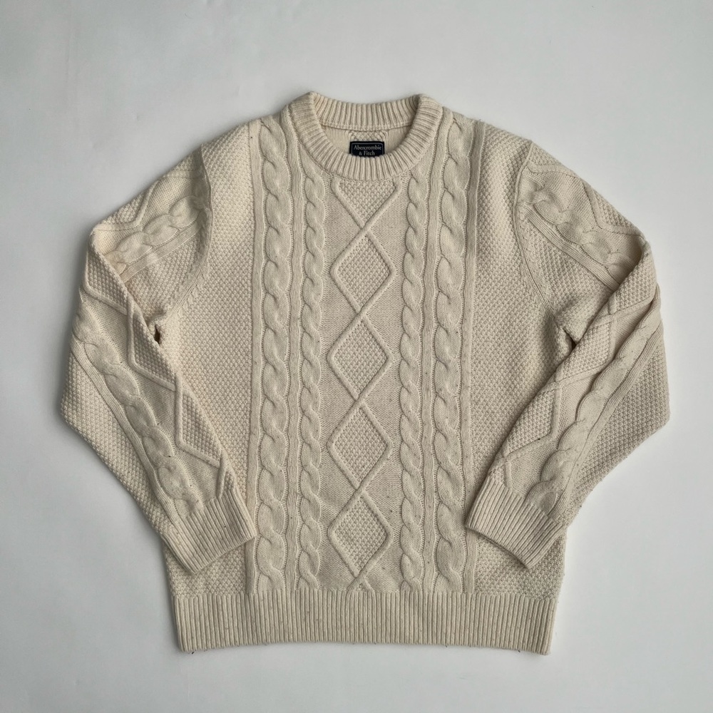 Abercrombie & Fitch men’s classic cream cable knit sweater